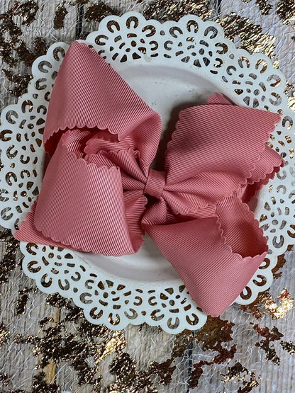 Scalloped Bow - 5.5"