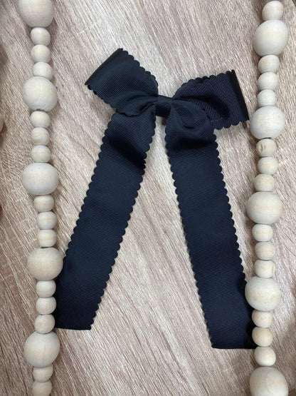 Scalloped Long Tail Bow