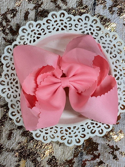 Scalloped Bow - 5.5"
