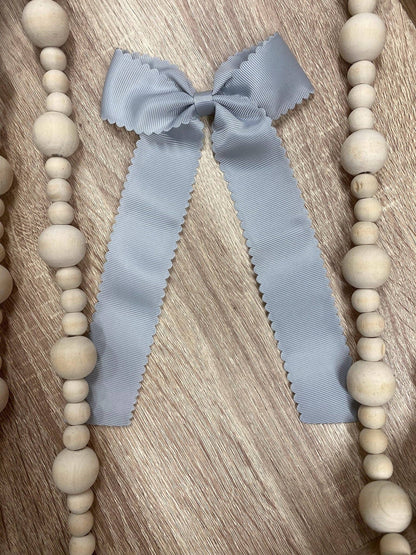 Scalloped Long Tail Bow