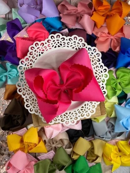 Scalloped Bow - 5.5"