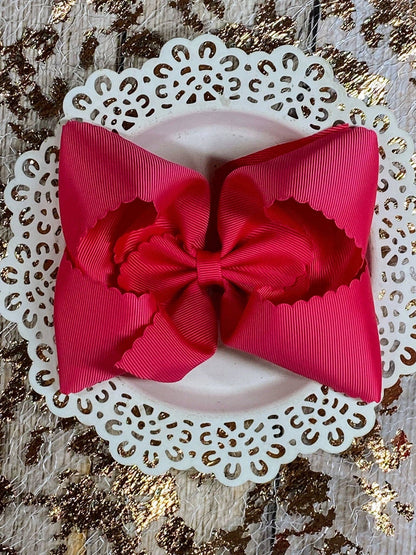 Scalloped Bow - 5.5"
