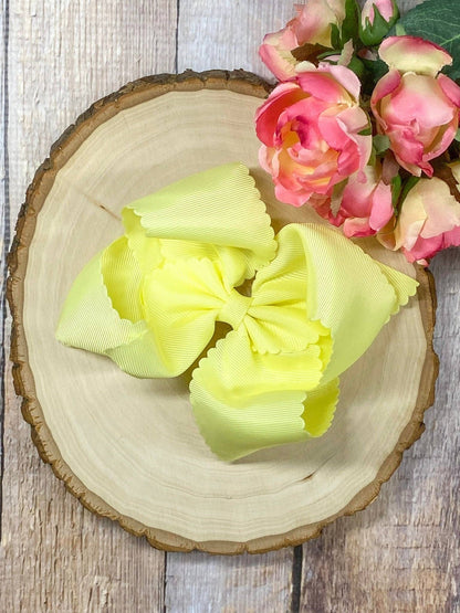 Scalloped Bow - 5.5"
