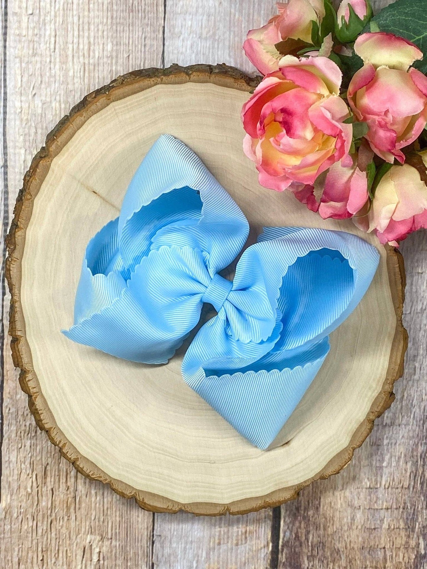 Scalloped Bow - 5.5"