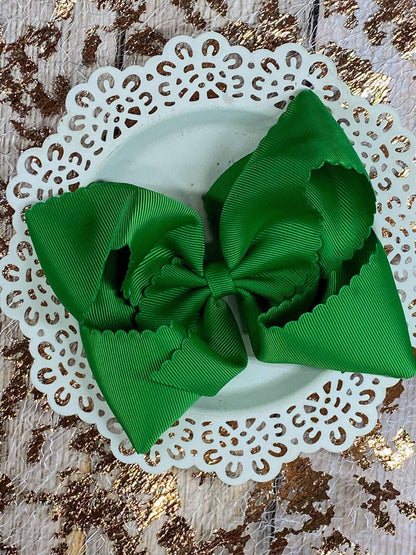 Scalloped Bow - 5.5"